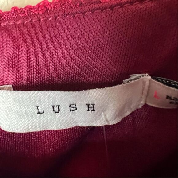 Lush Women's Size Large Red Floral Jacquard Puff‎ Sleeve Dress Formal Wear - Picture 2 of 5